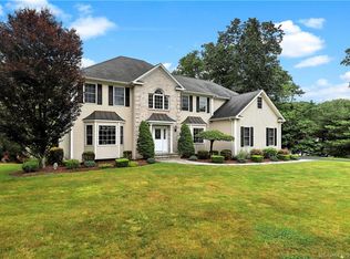 16 Beech Tree Ln, Monroe, CT 06468
