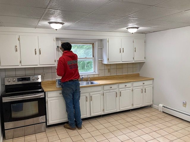 Eat-in Kitchen
