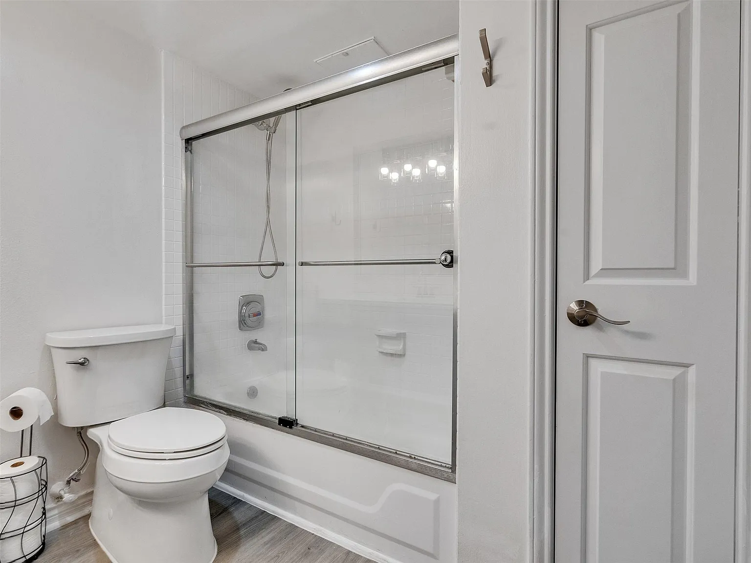 1 bed, 1.0 bath, 707 sqft, $1,600 — Photo 4