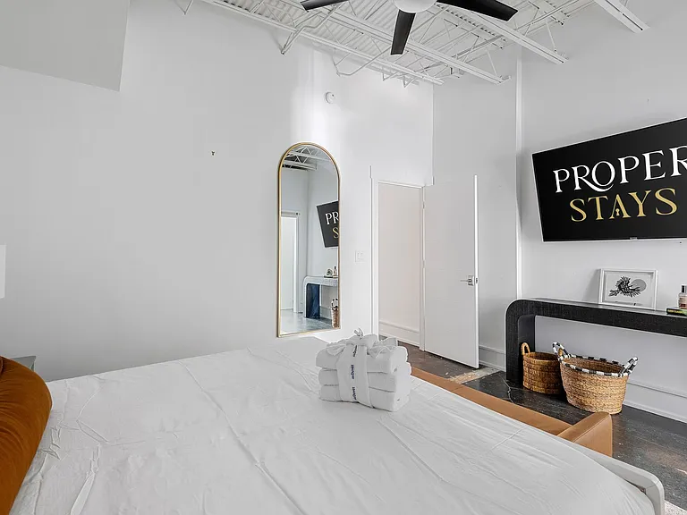 182 E Bay St #202 — Photo 22