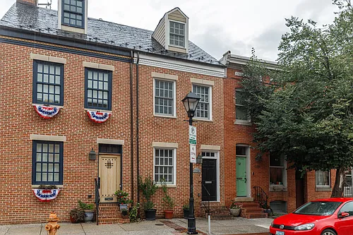 1724 Fleet St Photo 1