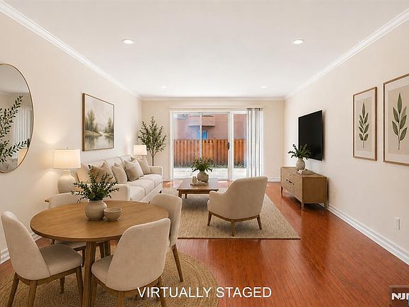 2nd image of 302 Chase Ct #302