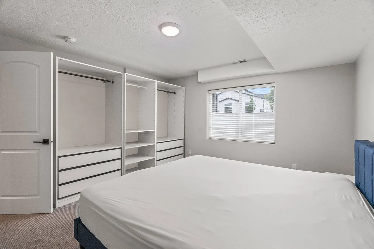 This unit is perfect for a couple or working professional! — Photo 4