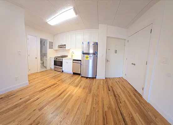 Rented by Metro Park Realty Inc | media 13