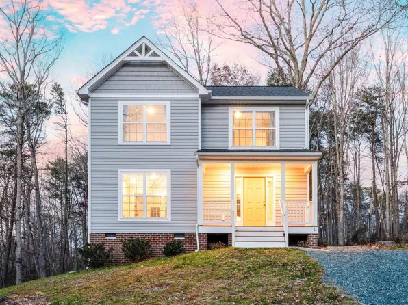 6 Kingswood Rd, Palmyra, VA 22963