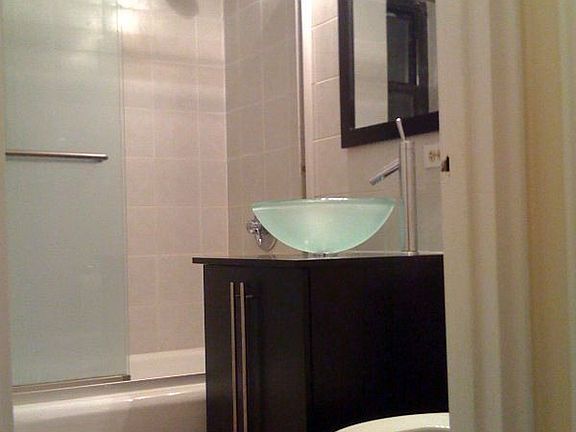 4th image of 4 Town House Pl APT 3B