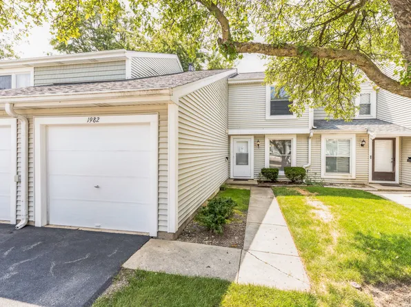1982 Georgetown Ln, Hoffman Estates, IL 60169