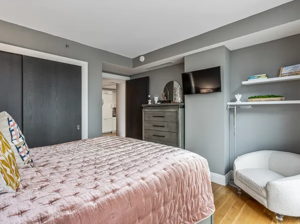 554 4th Avenue image 15 of 26