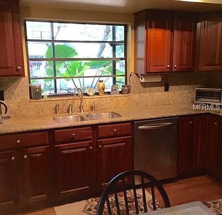 4th image of 14706 Oak Lake Pl