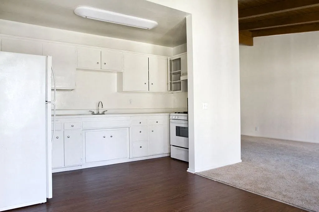 Ravencrest Apartments 1 — Photo 3