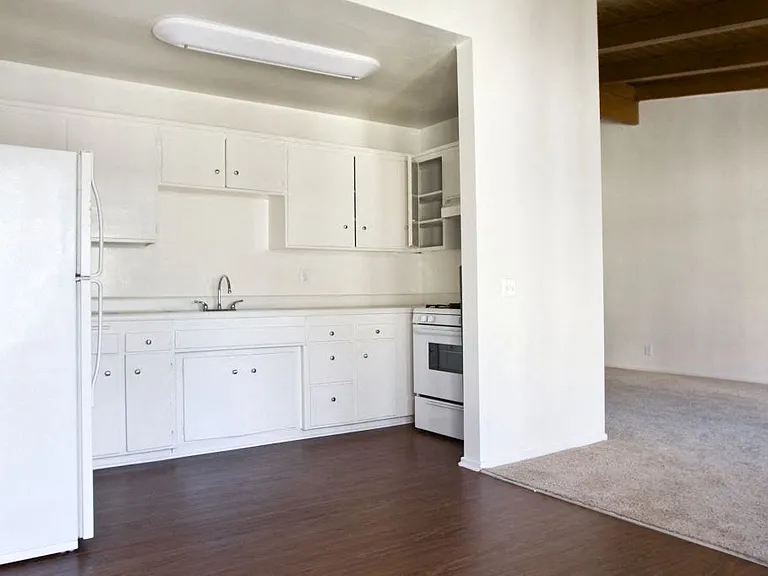 Ravencrest Apartments 1 — Photo 3