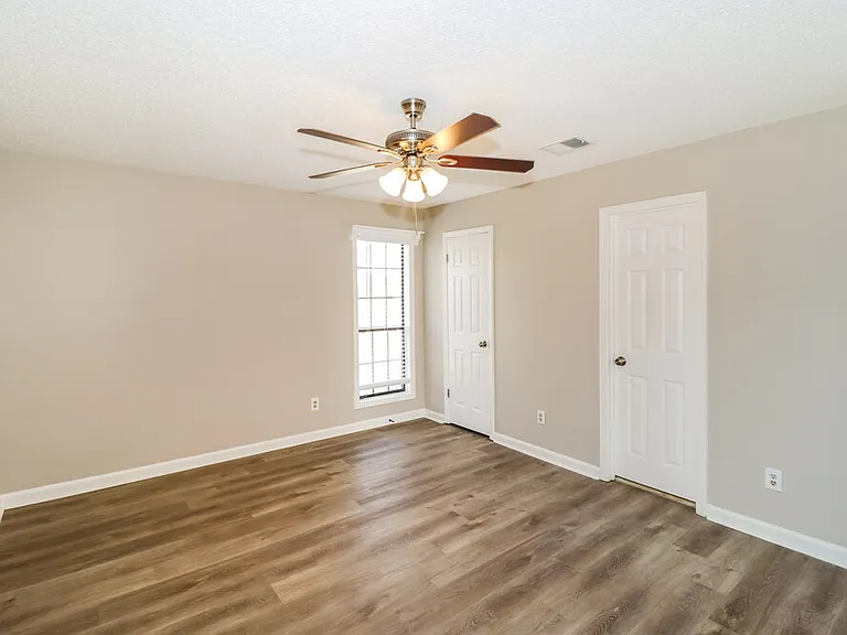 5642 Crievewood Dr — Photo 10