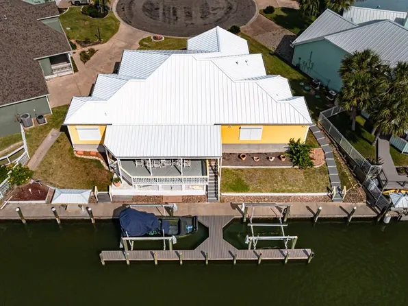 505 Sierra Sound St, Rockport, TX 78382