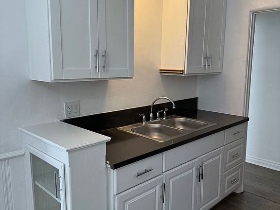 5th image of 1250-1258 N Orange Grove Ave #1252