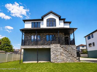 341 Mallory Ave, Staten Island, NY 10305