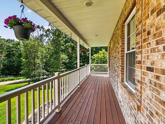 3rd image of 5709 Sunnywood Dr