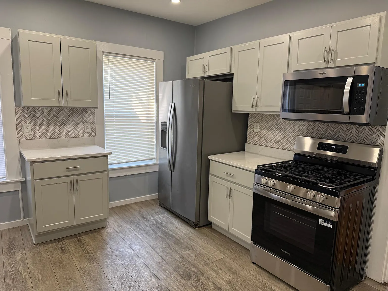 28 Elm Ave — Photo 2