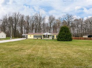 5696 E Priddy Rd, Pekin, IN 47165