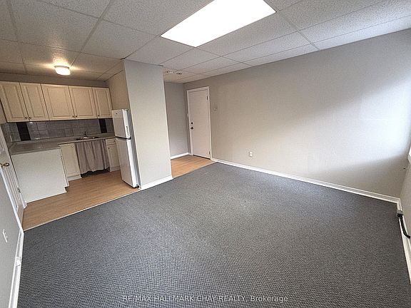 5th image of 58 Queen St W #8