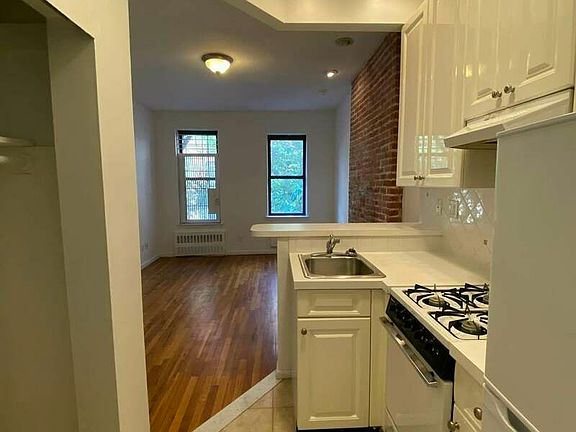 4th image of 534 E 83rd St APT 1B0