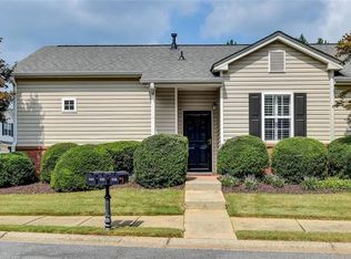 645 W Oaks Dr, Woodstock, GA 30188