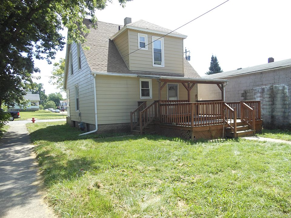1st image of 900 Crawford St