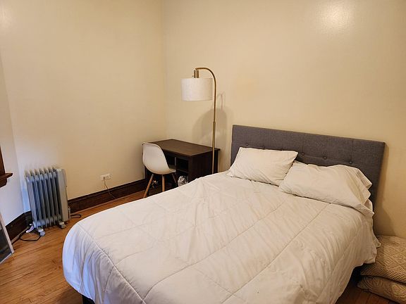 2nd image of 2829 W Fullerton Ave APT 3R