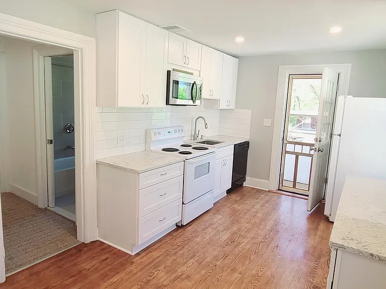 130 S Cliff St #2 — Photo 3