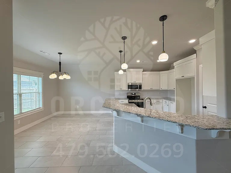927 Fair Oaks St — Photo 6