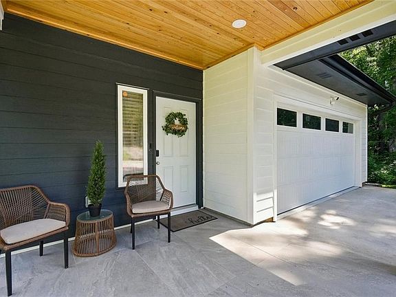 3rd image of 184 Woodland Ln SW