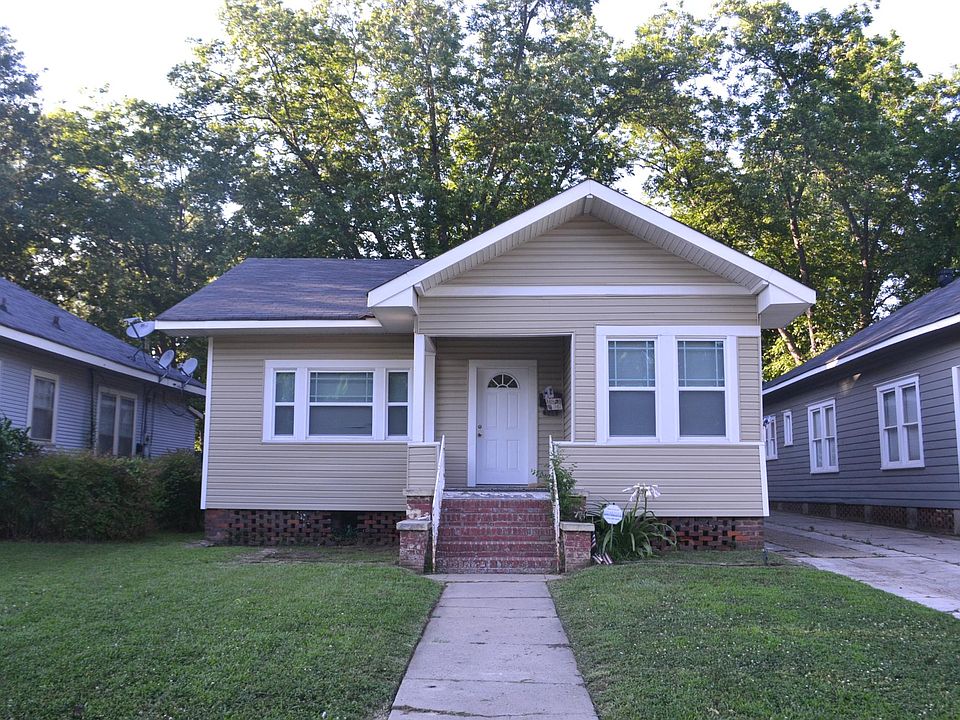 1st image of 828 Linden St
