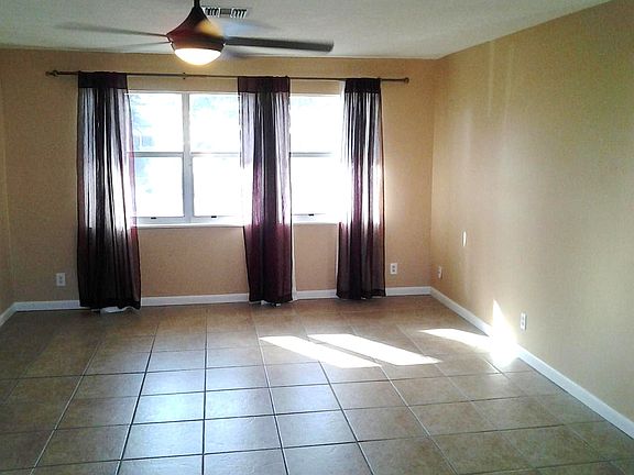 2nd image of 2610 NE 8th Ave