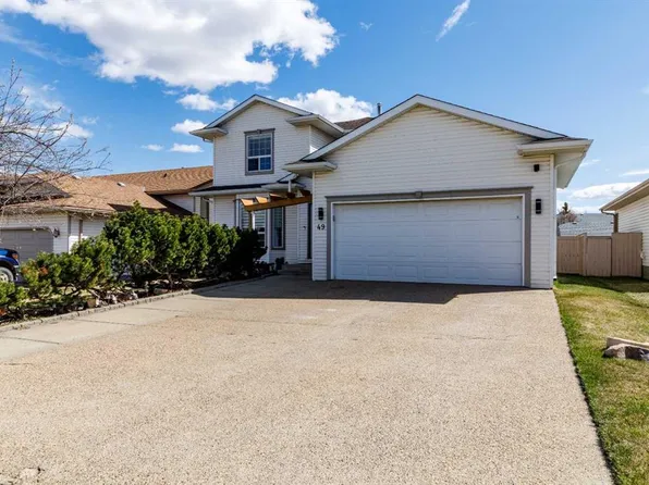 49 N Kirkland Dr, Red Deer, AB T4P 3M7