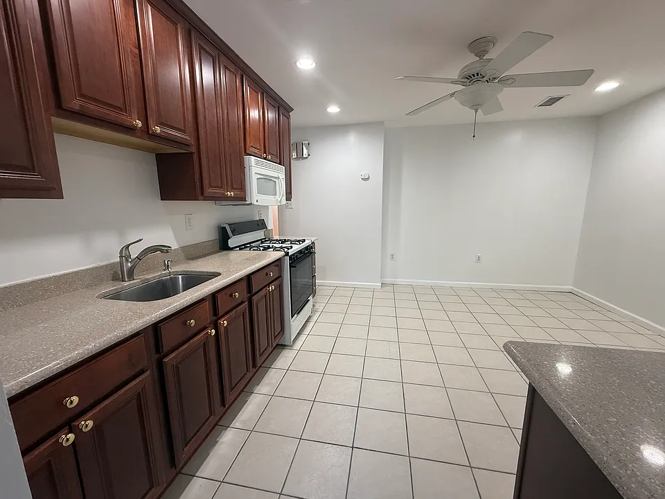 130 Wilson Ave