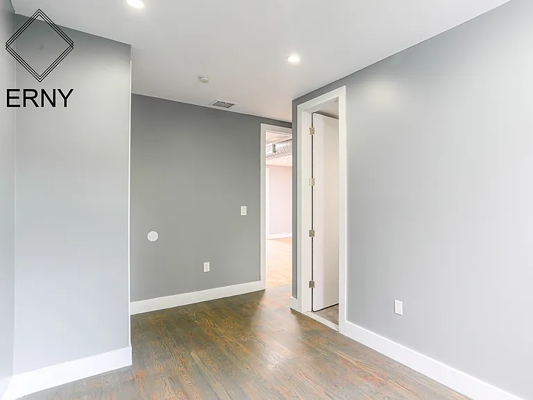 580 E 26th St #3 — Photo 12
