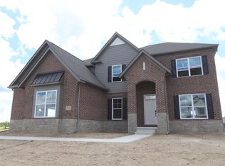 11976 Moore Ln, Washington, MI