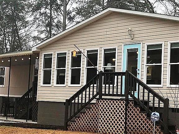 4th image of 1110 Pine Lake Dr