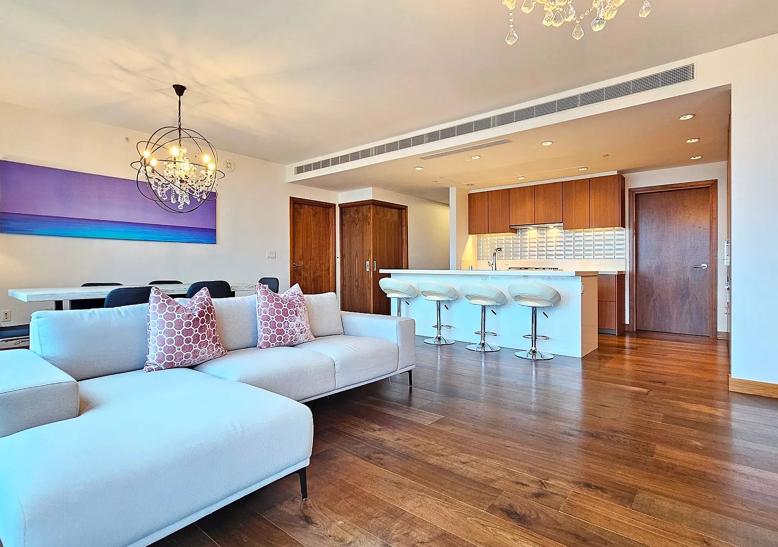 Rarely Available 2BR+Den at ONE Ala Moana | Amazing Views & Resort Amenities — Photo 4