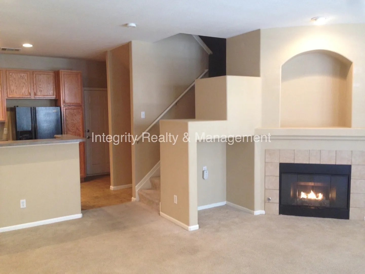 3 Bed/2.5 Bath, 1537 Sqft - 1381 Royal Troon Dr — Photo 4