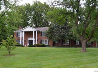 1622 Woodgate Dr, Saint Louis, MO 63131