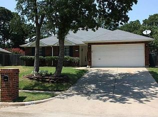 2706 Yellowstone Park Ln, Corinth, TX 76210