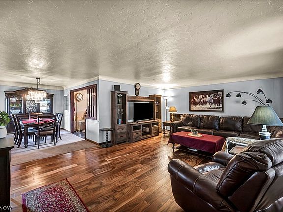 3rd image of 7504 Skylark Dr