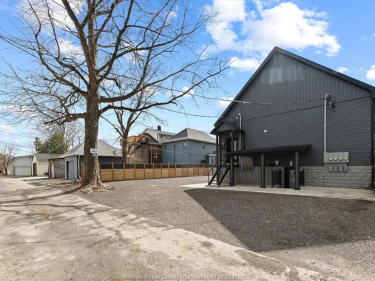 702 Pierre Ave #4 — Photo 12