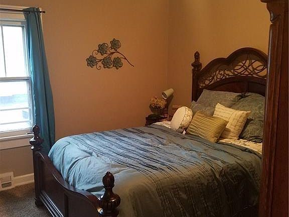 3rd image of 750 Carlyle Pl