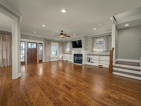 4th image of 1913 Ashwood Ave