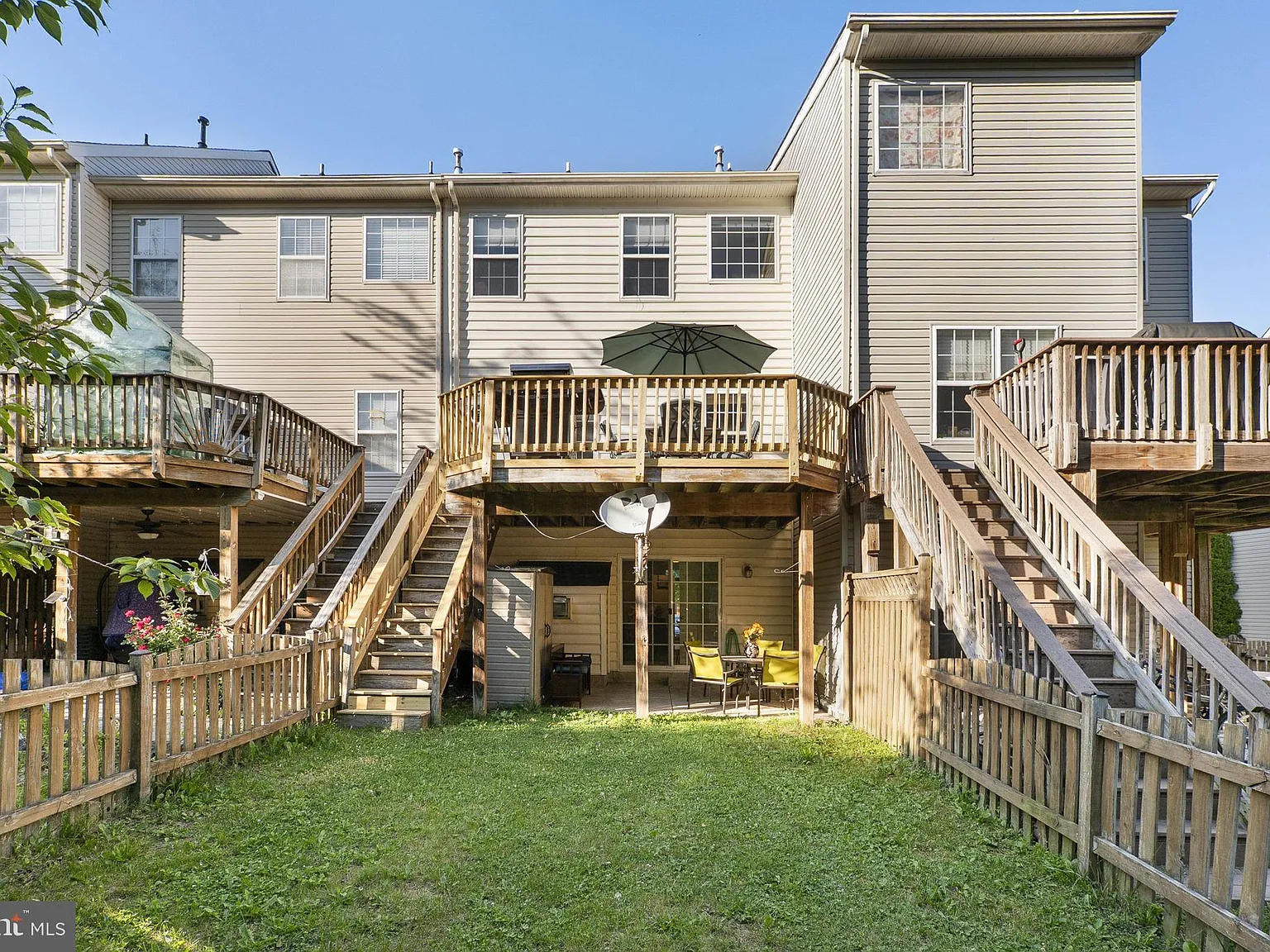 3 bed, 2.5 bath, 1784 sqft, $2,500 — Photo 2