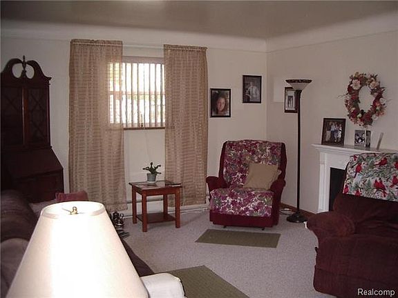5th image of 992 Harrison Blvd