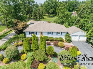 5 Herron Rd, Edison, NJ 08820