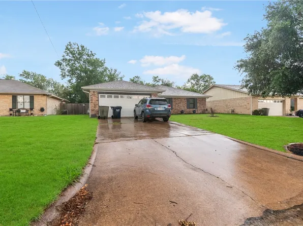 4008 Woodbriar Dr, Bryan, TX 77802