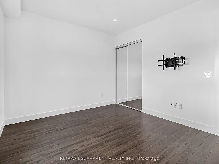 640 Sauve St #602 — Photo 23